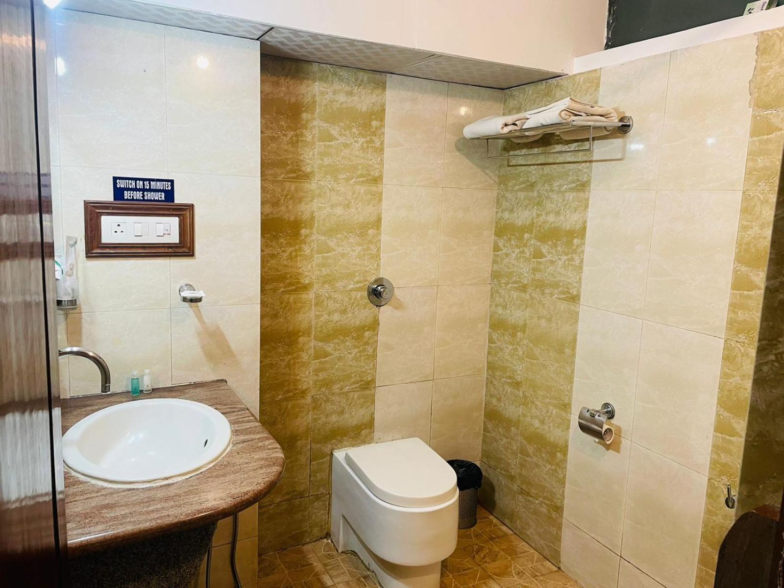 Hotel Presidency Kempegowda International Airport העיר בנגלור מראה חיצוני תמונה