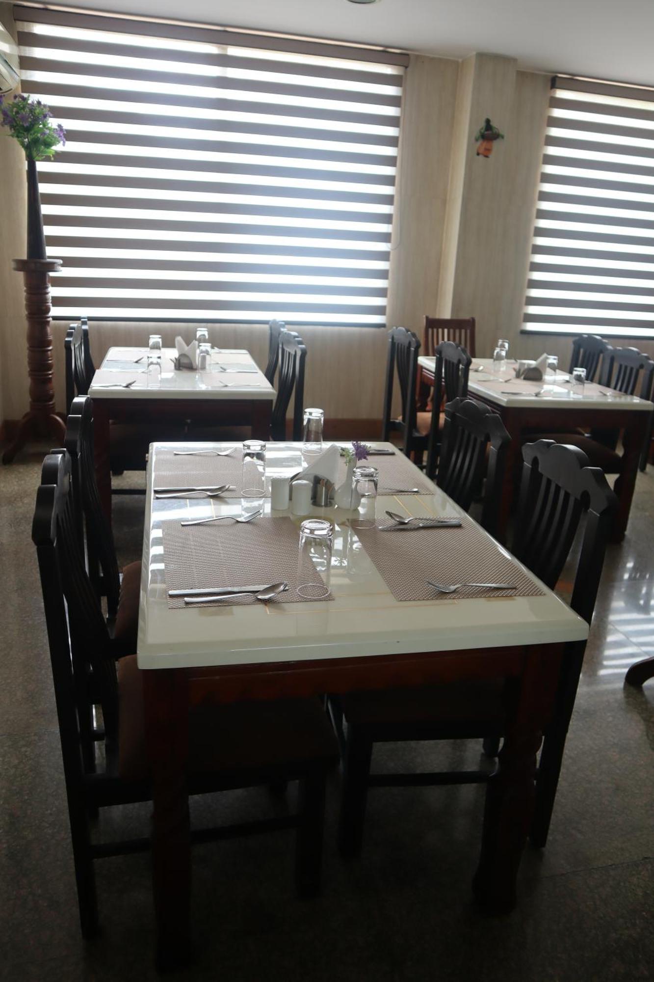 Hotel Presidency Kempegowda International Airport העיר בנגלור מראה חיצוני תמונה