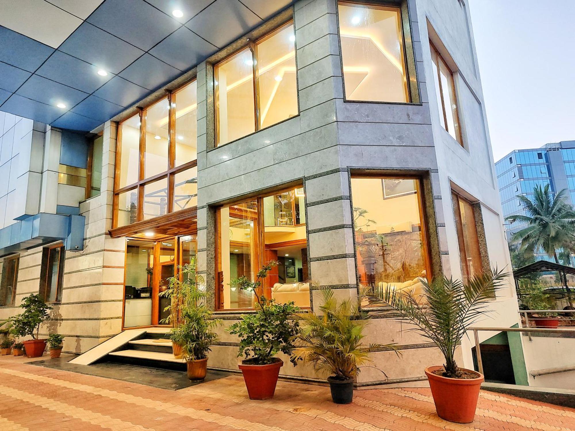 Hotel Presidency Kempegowda International Airport העיר בנגלור מראה חיצוני תמונה