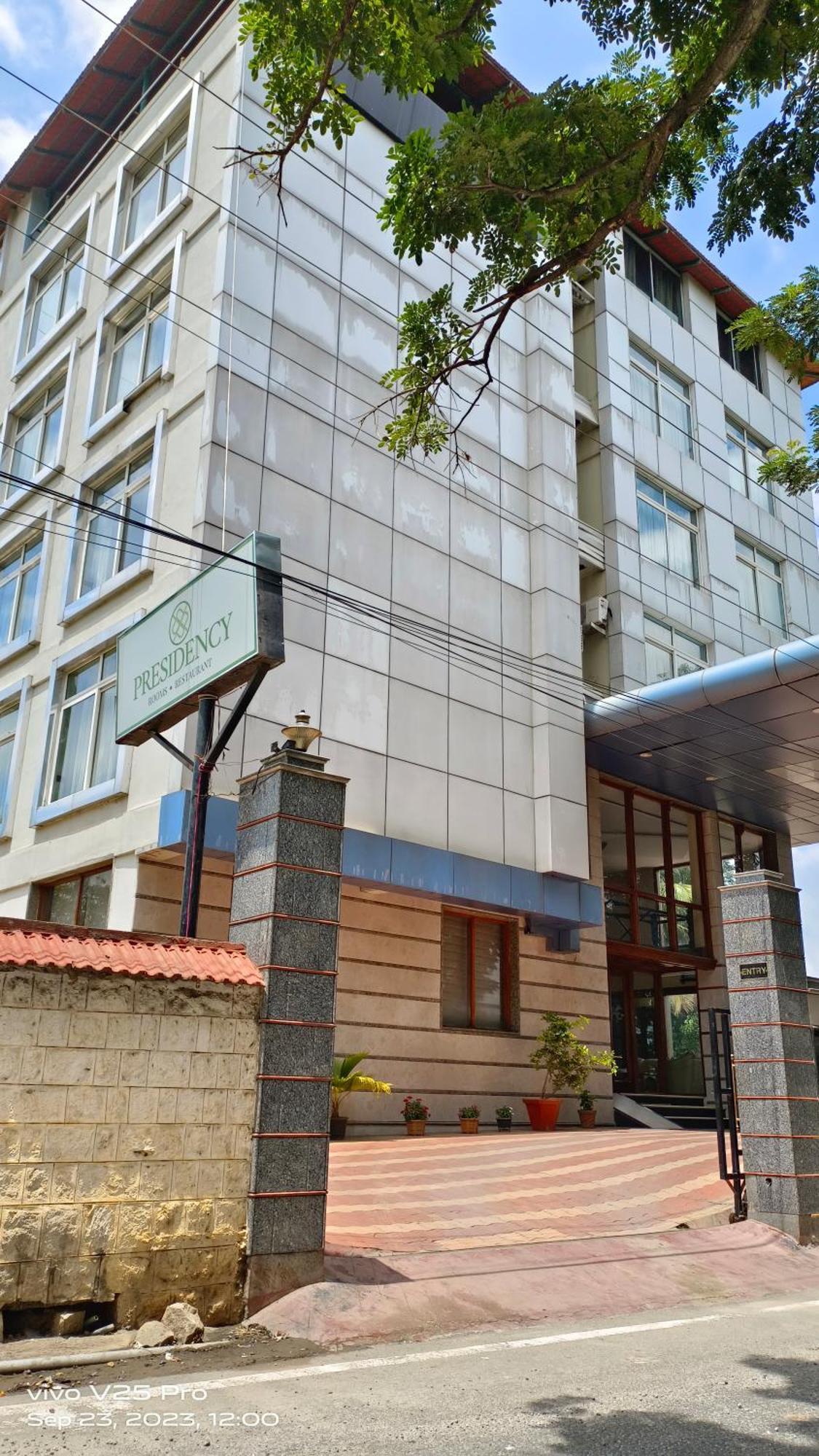 Hotel Presidency Kempegowda International Airport העיר בנגלור מראה חיצוני תמונה