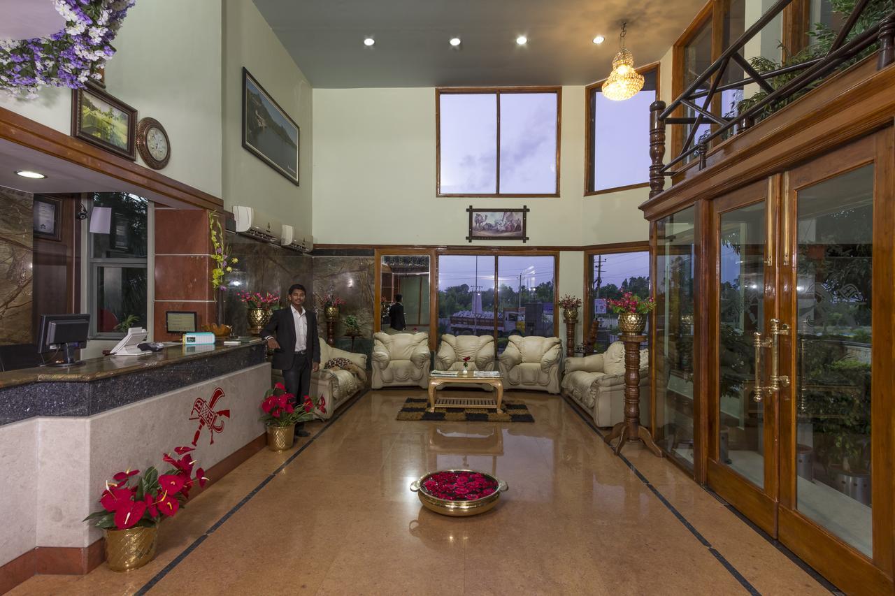 Hotel Presidency Kempegowda International Airport העיר בנגלור מראה חיצוני תמונה