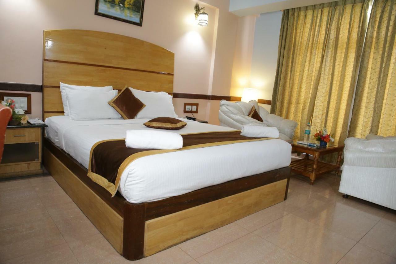 Hotel Presidency Kempegowda International Airport העיר בנגלור מראה חיצוני תמונה